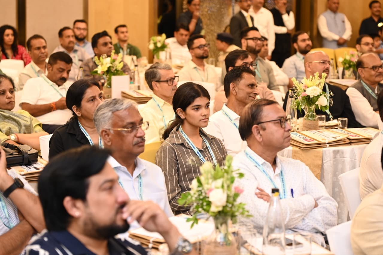 मुख्यमंत्री पुष्कर सिंह धामी ने हल्द्वानी में व्यापारियों एवं उद्योग प्रतिनिधियों के साथ किया संवाद 4 1788017230 49 मुख्यमंत्री पुष्कर सिंह धामी ने हल्द्वानी में व्यापारियों एवं उद्योग