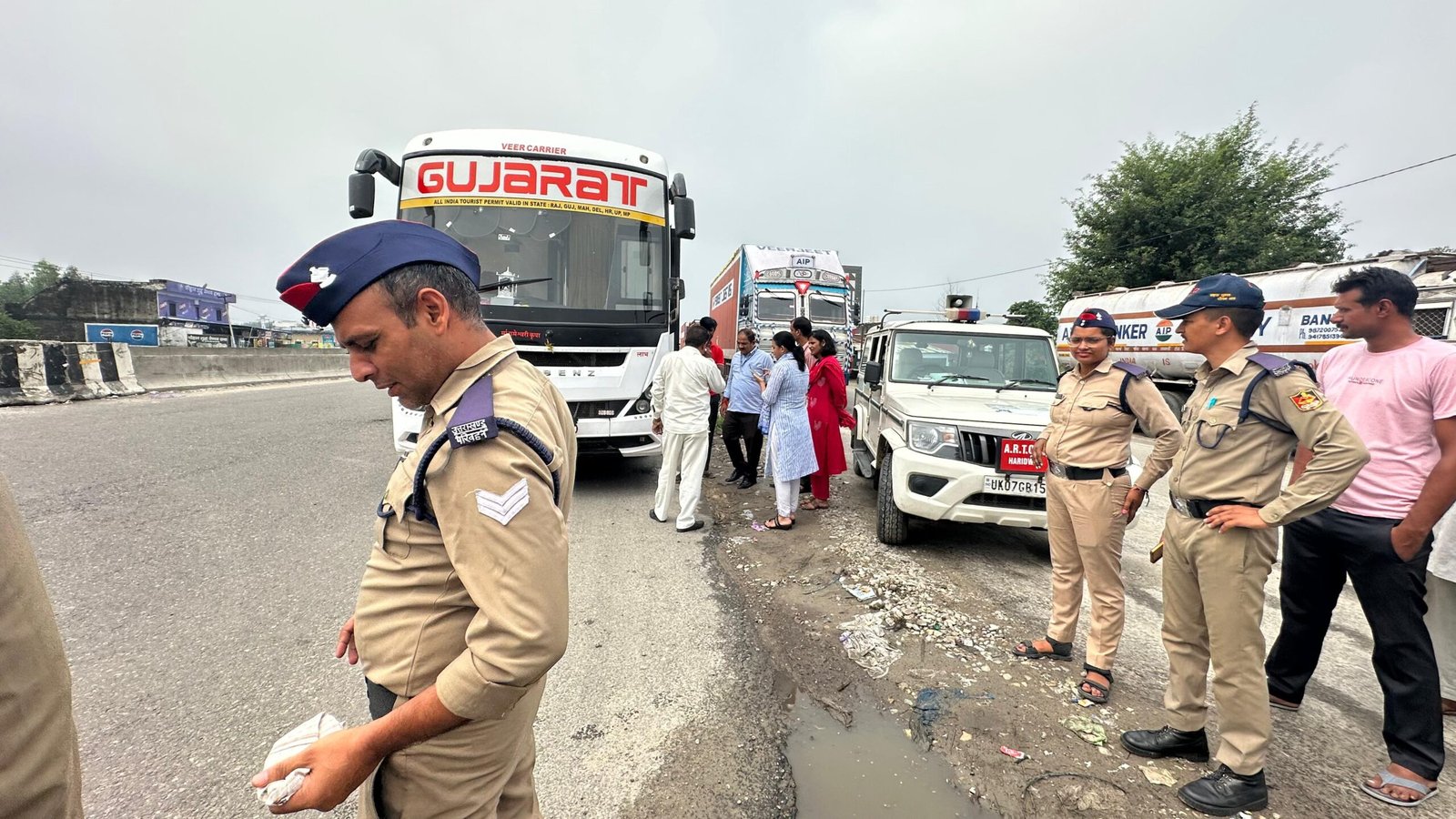 1788184835 832 लक्जरी एवं स्लीपर बसों के विरुद्ध विशेष संयुक्त चेकिंग अभियान—185