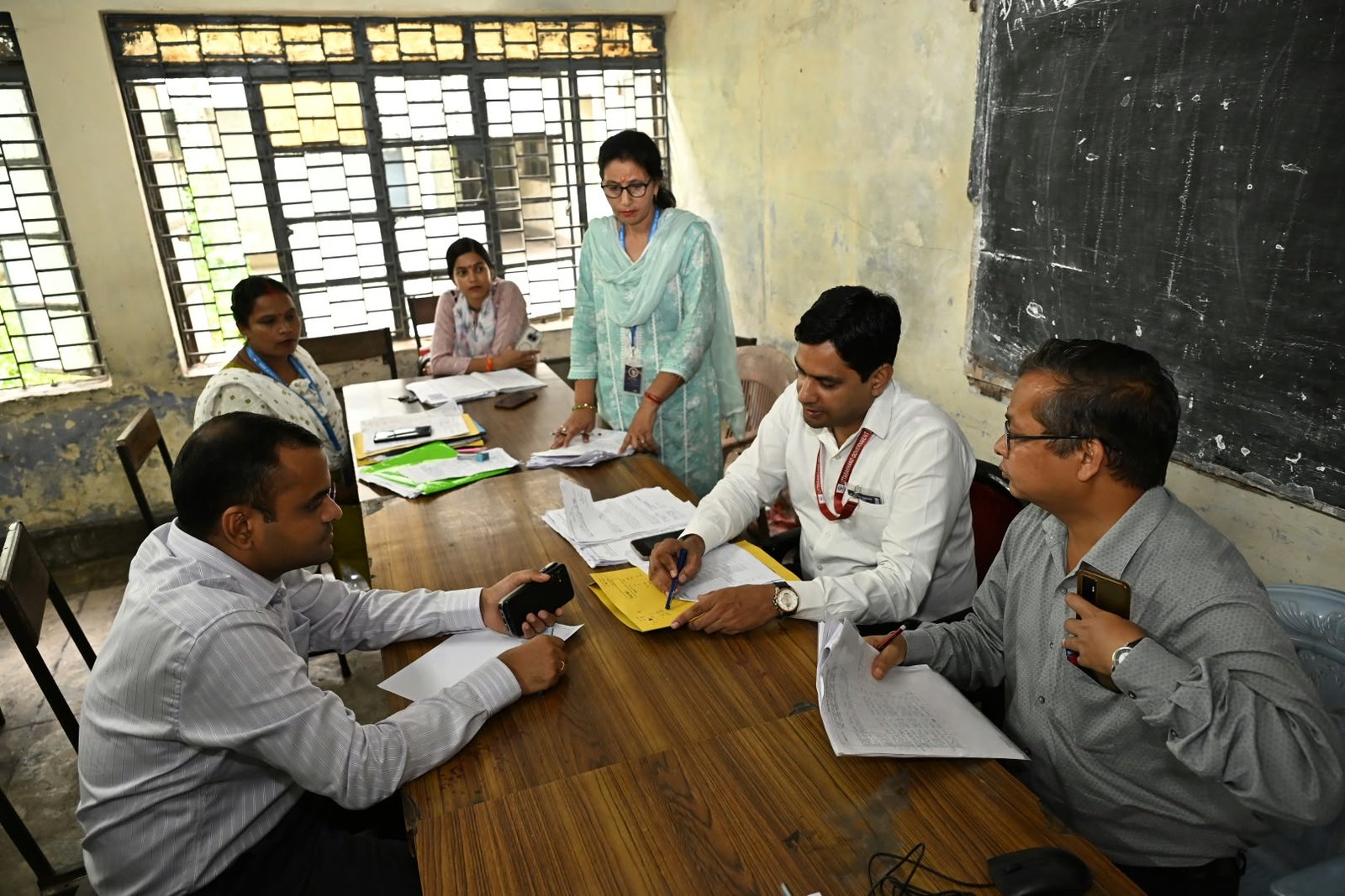 1788185304 45 जिलाधिकारी ने रानीपुर विधानसभा के क्षेत्रांतर्गत बीएचईएल सेक्टर 01 स्थित