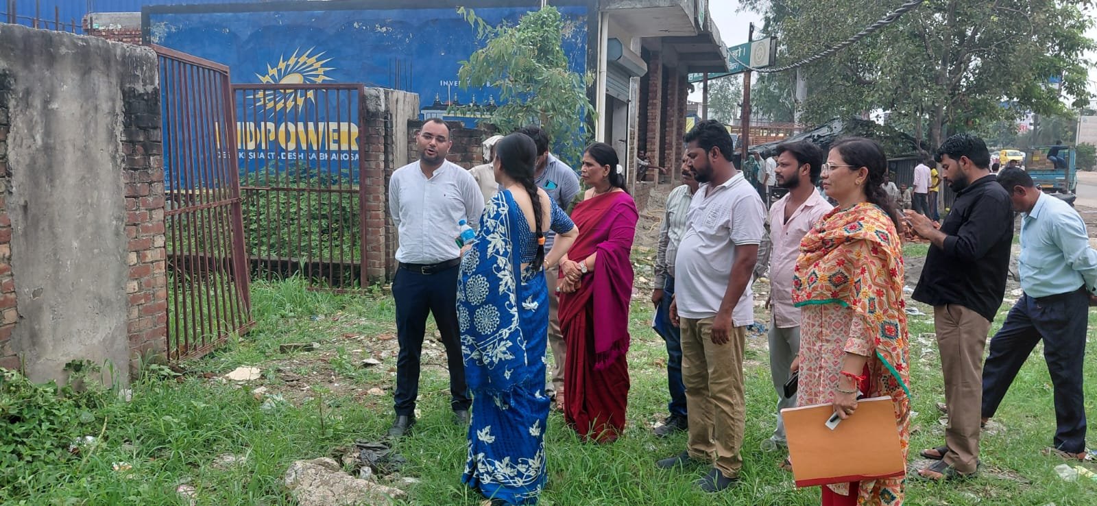 1788187921 929 प्राथमिक पाठशाला इब्राहिमपुर की भूमि से हटाया गया अवैध अतिक्रमण