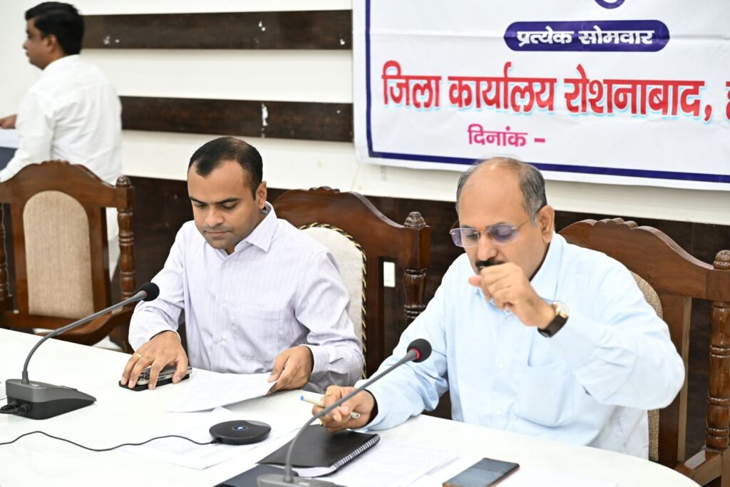 अपने-अपने-क्षेत्रों-में-सफाई-अभियान-चलाते-हुएइसकी-निरंतर.jpg