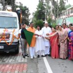 उद्यमशाला-योजना-के-अंतर्गत-उद्यम-आईईसीप्रचार-वाहन-को-फ्लैग.jpg
