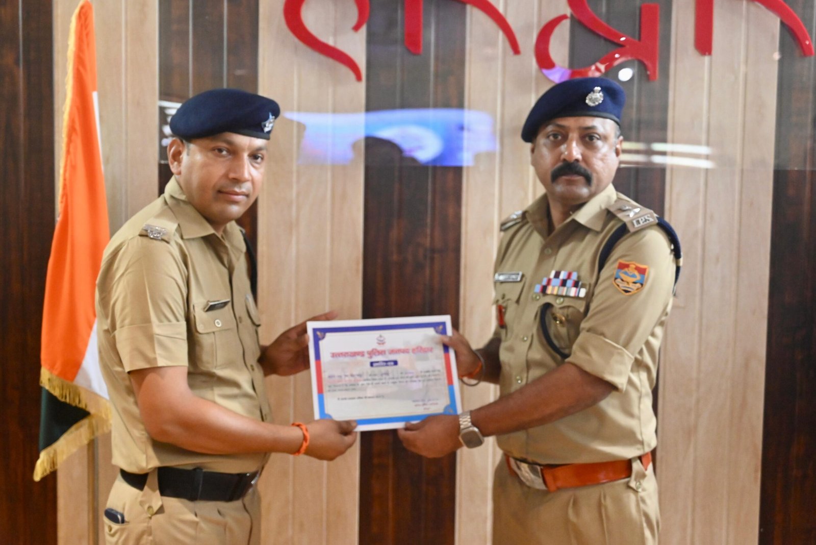 नवनीत सिंह की अध्यक्षता में पुलिस कार्यालय में सैनिक