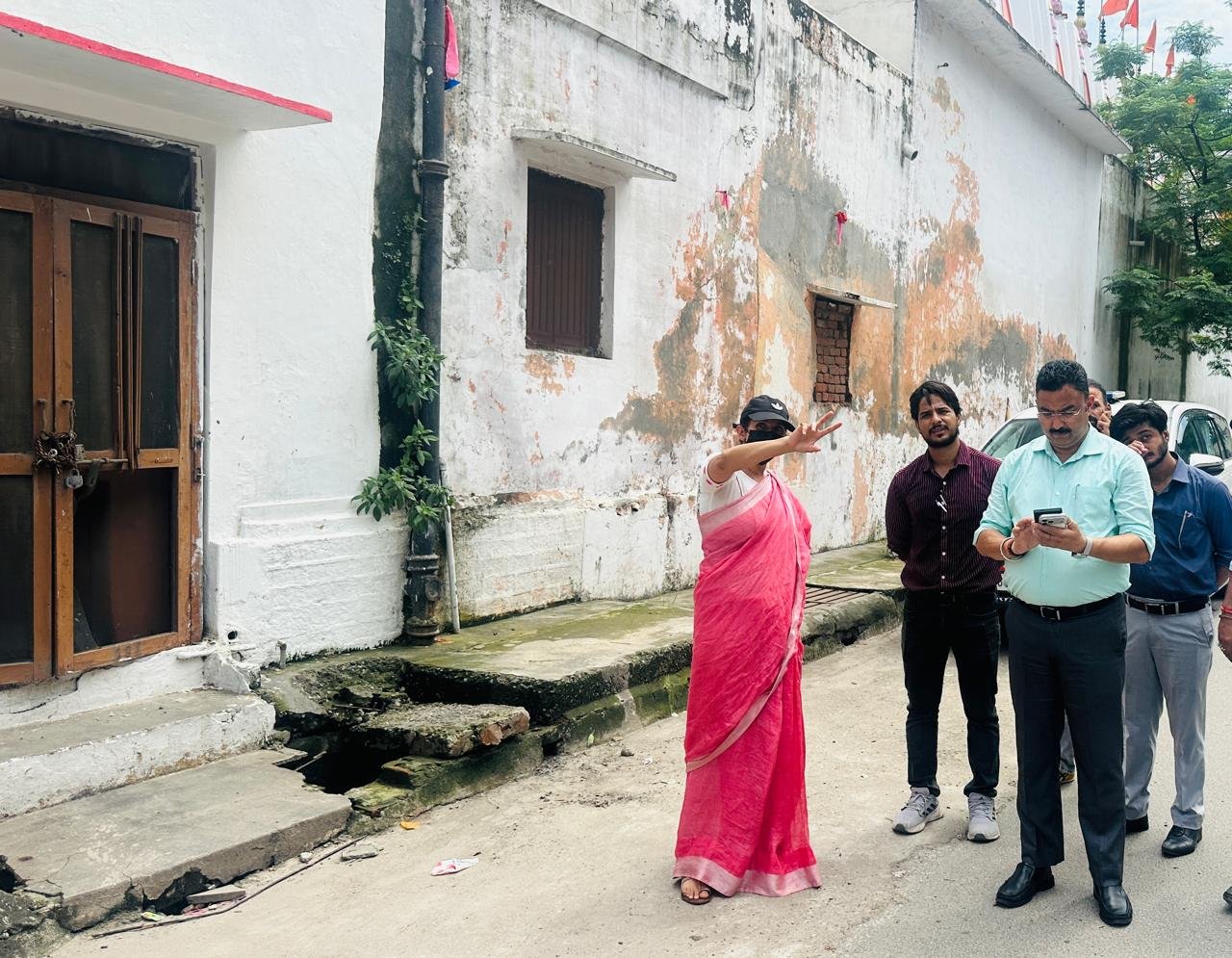 कुंभ मेला तैयारियों को लेकर मेलाधिकारी ने बैरागी कैंप, दक्षद्वीप एवं कनखल क्षेत्र का किया निरीक्षण 2 मेला तैयारियों को लेकर मेलाधिकारी ने बैरागी कैंप दक्षद्वीप