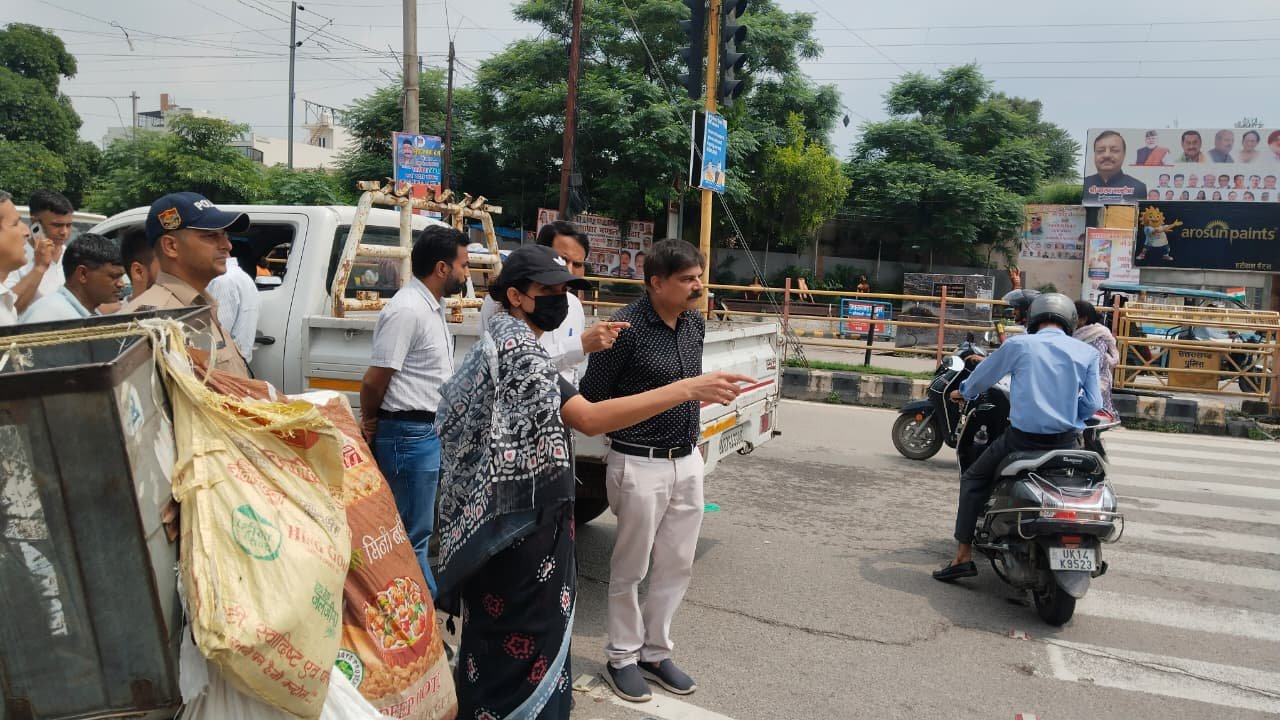कुंभ से पहले बदल रही हरिद्वार की तस्वीर, निर्माण कार्यों में तेजी के मेलाधिकारी ने दिए निर्देश 4 से पहले बदल रही हरिद्वार की तस्वीर निर्माण कार्यों