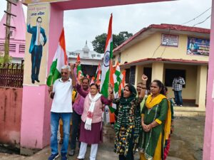 घर-तिरंगा-कार्यक्रम-के-अंतर्गत-विकास-खंड-रुड़की-में.jpg