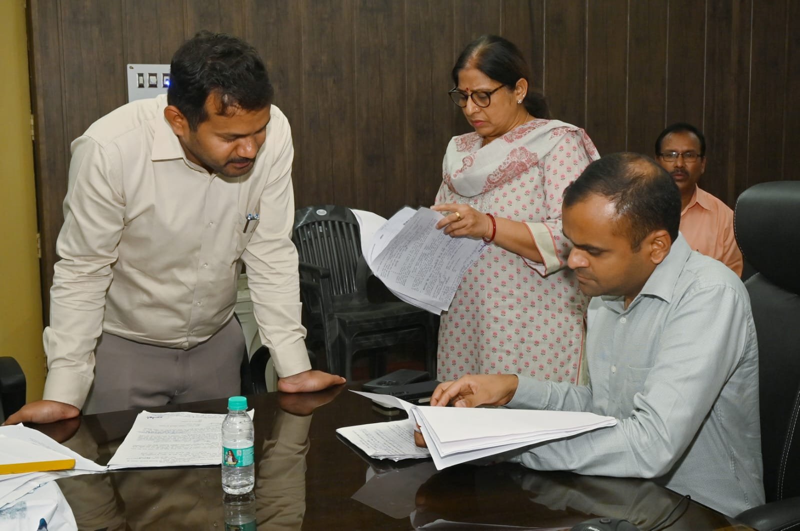 मयूर दीक्षित ने तहसील कार्यालय रुड़की में चले एसआईआर