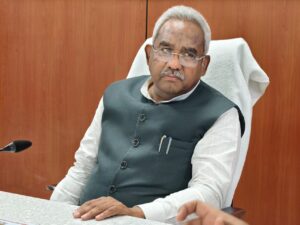 टनल-हादसा-मा0-मंत्री-ने-एसईओसी-पहुंचकर-राहत-एवं-बचाव.jpeg