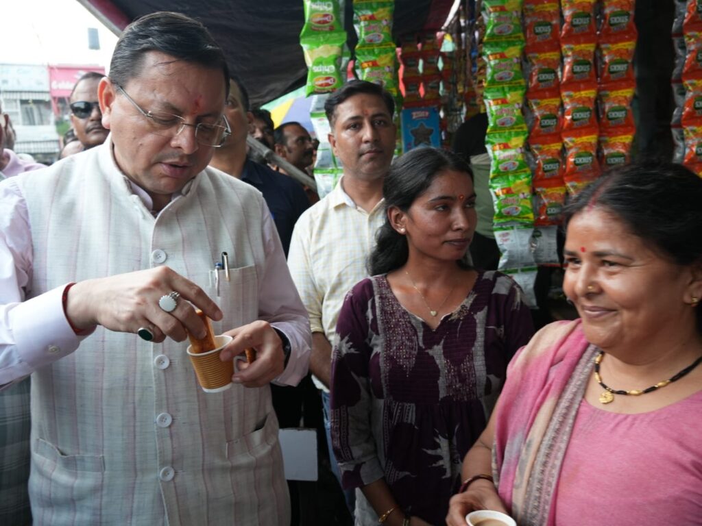 धामी-ने-लोकल-फॉर-वोकल-को-दिया-बढ़ावा-मेलाघाट.jpeg