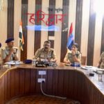 नवनीत-सिंह-की-अध्यक्षता-में-पुलिस-कार्यालय-में-सैनिक.jpeg
