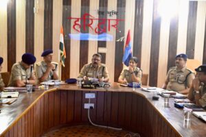 नवनीत-सिंह-की-अध्यक्षता-में-पुलिस-कार्यालय-में-सैनिक.jpeg