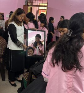 निकेतन-की-संवासिनियों-और-बालिका-निकेतन-की-बालिकाओं-के.jpeg