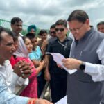 ने-खटीमा-में-आम-जनता-और-जनप्रतिनिधियों-से-मुलाकात.jpeg