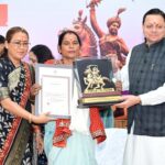 ने-तीलू-रौतेली-एवं-आंगनबाड़ी-कार्यकत्री-पुरस्कार-से-मातृशक्ति.jpeg
