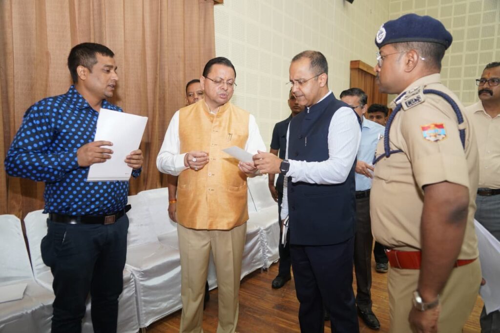 ने-प्रदेश-के-विभिन्न-क्षेत्रों-से-आए-लोगों-की.jpeg