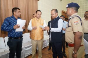 ने-प्रदेश-के-विभिन्न-क्षेत्रों-से-आए-लोगों-की.jpeg