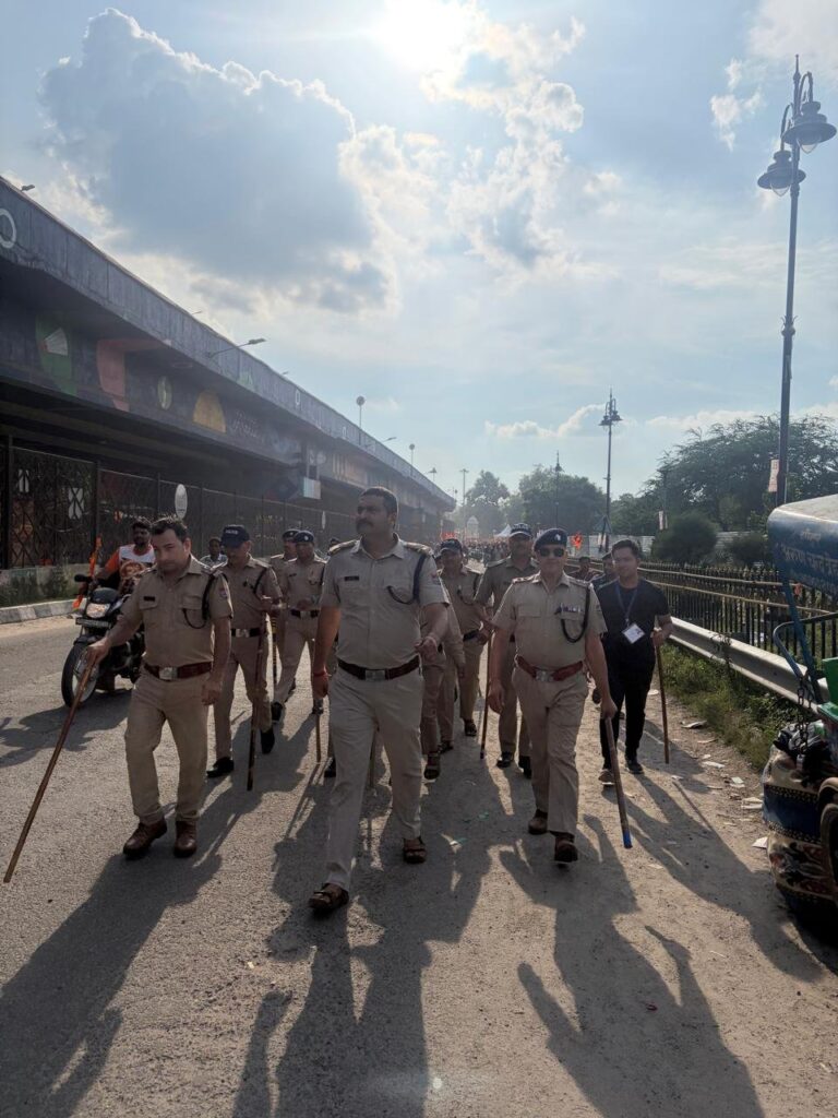 पर-यातायात-सुचारू-रखने-को-हरिद्वार-पुलिस-अलर्ट.jpeg