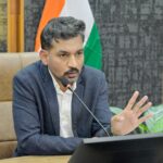 पुनरीक्षण-को-लेकर-राजनीतिक-दलों-के-साथ-डीएम-की.jpeg