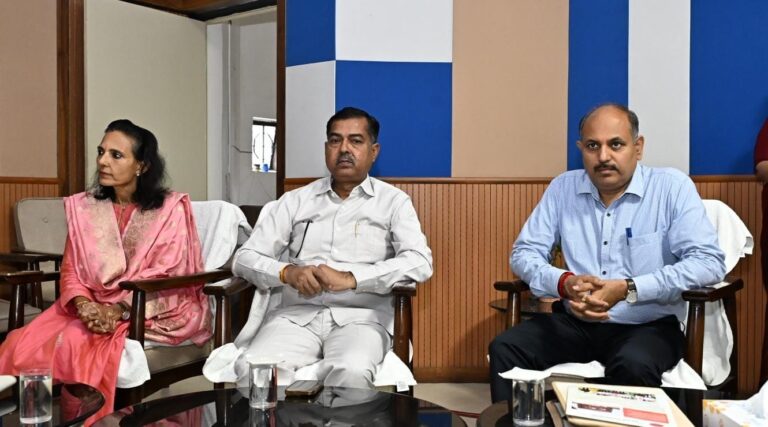 पुस्कार-सिंह-धामी-ने-किए-उद्यमशाला-योजना-चौपाल-2026-का.jpeg