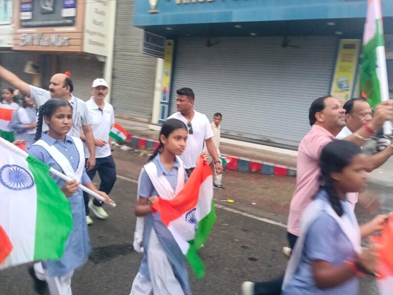 प्रशासन-के-तत्वाधान-में-हर-घर-तिरंगा-हर-घर.jpeg