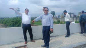 बाजार-के-विकास-कार्यों-का-विधायक-विनोद-चमोली-और.jpeg