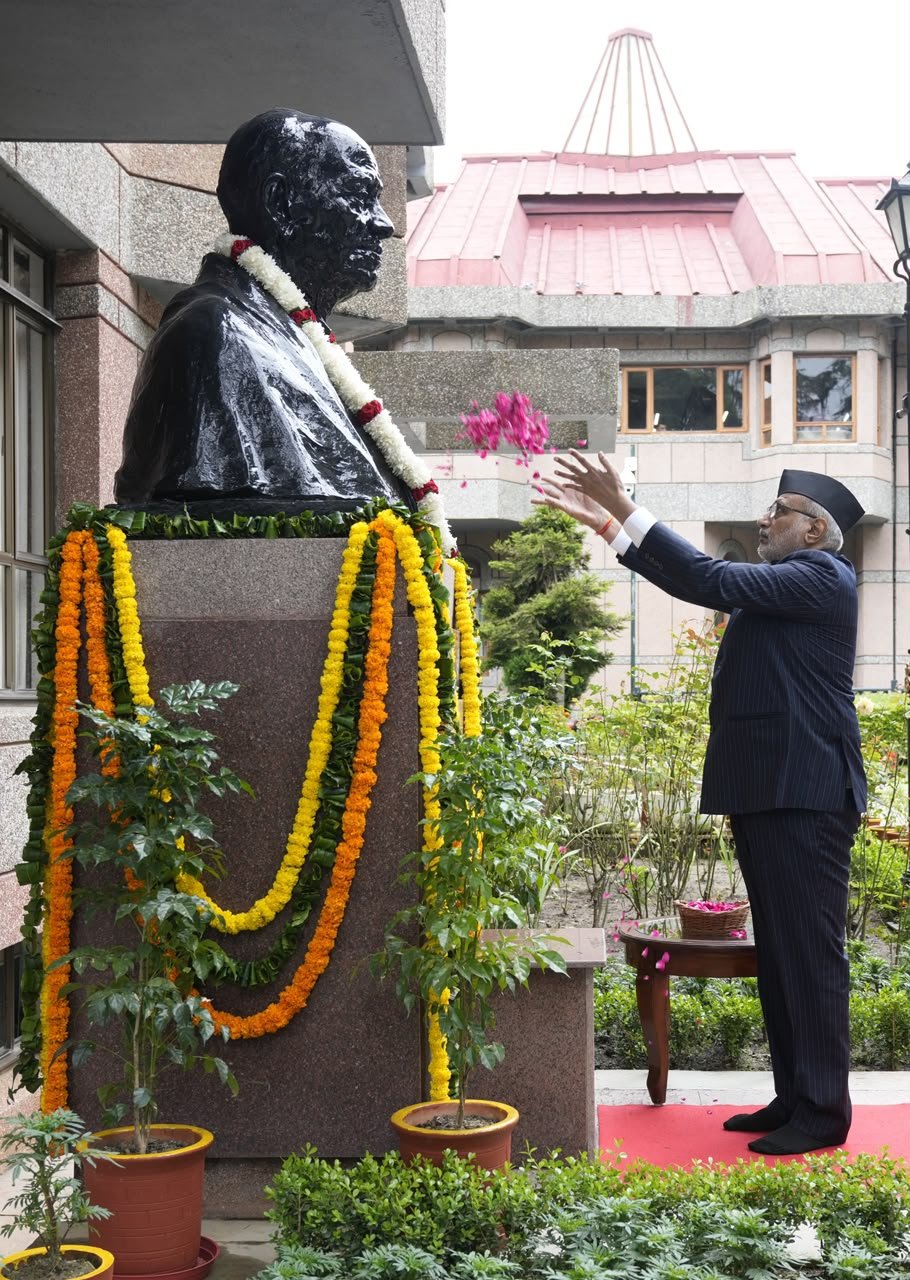 धामी का लक्ष्य है हर पात्र परिवार का हो