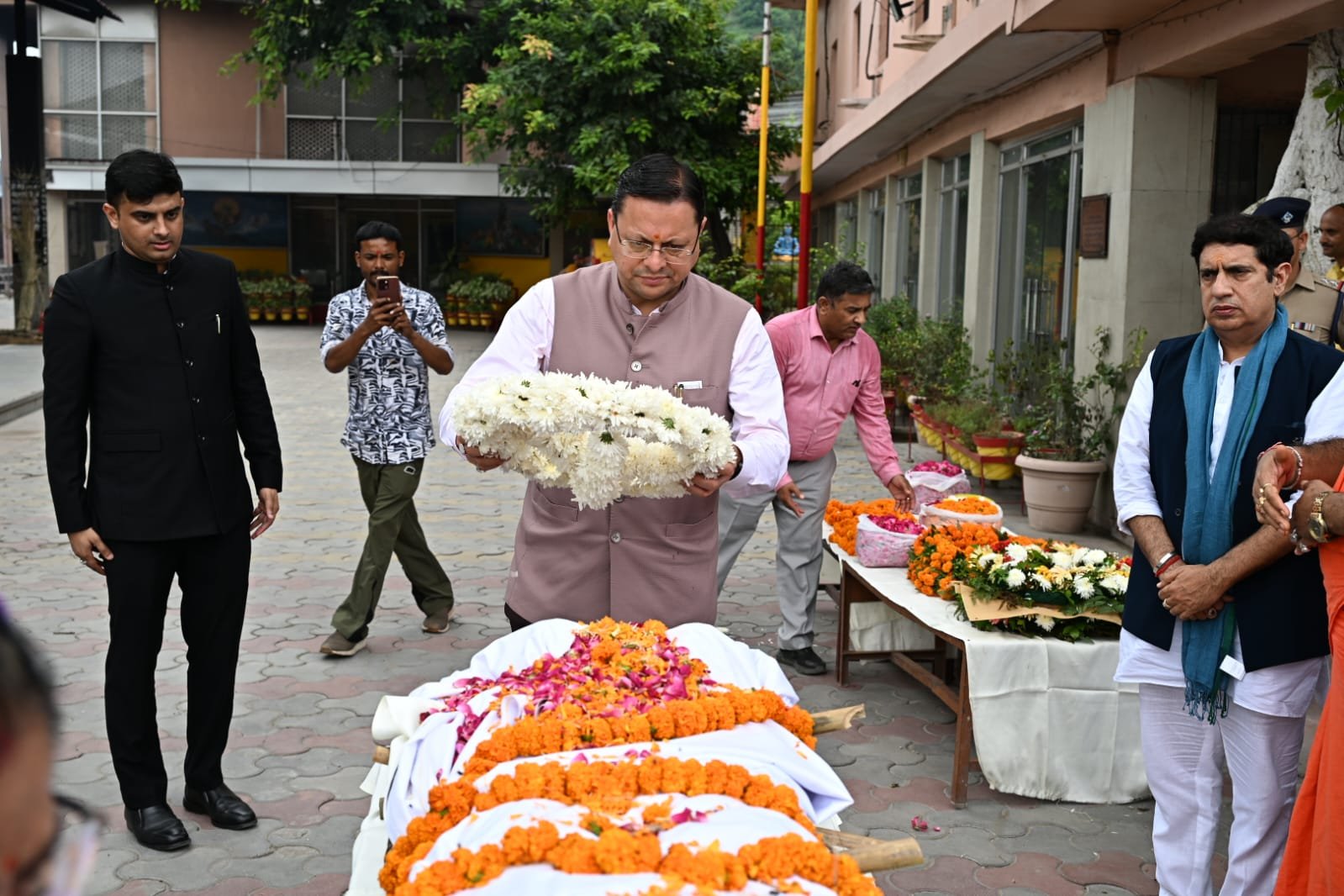 ने दैनिक जागरण के राज्य संपादक मनोज झा की