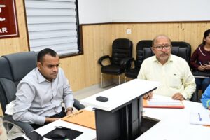 मृत्यु-रोकथाम-को-लेकर-जिलाधिकारी-की-अध्यक्षता-में-समीक्षा.jpg