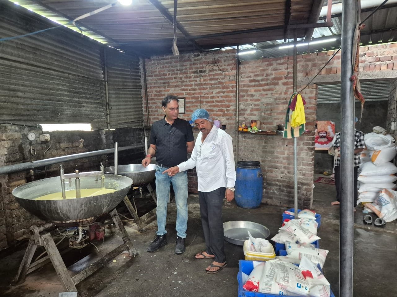 बंधन एवं जन्माष्टमी पर्व के दृष्टिगत जनपदभर में खाद्य