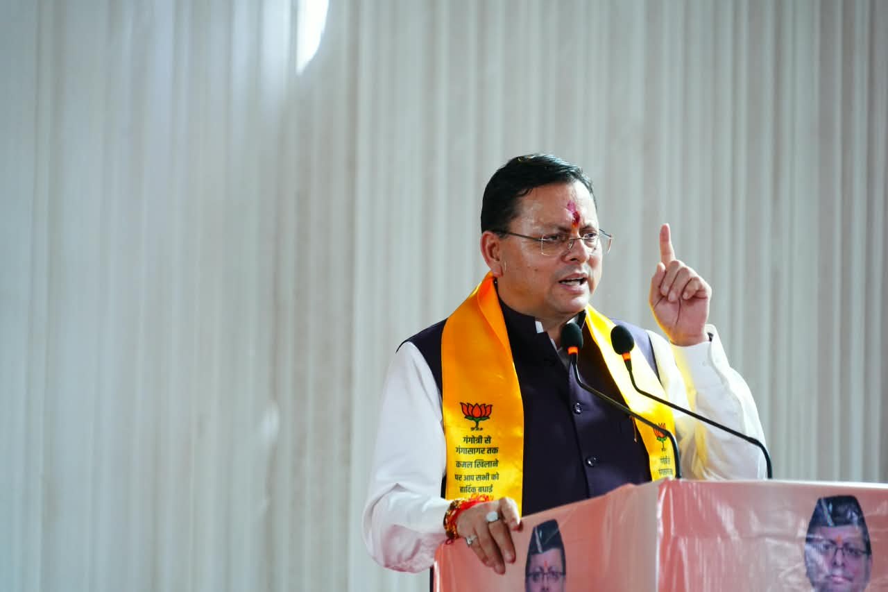 रक्षाबंधन पर मातृशक्ति के सम्मान और सशक्तिकरण का मुख्यमंत्री धामी ने दोहराया संकल्प 2 पर मातृशक्ति के सम्मान और सशक्तिकरण का मुख्यमंत्री धामी
