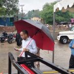 वर्षा-के-बीच-डाक-कांवड़ियों-के-लिए-सुरक्षा-व.jpg