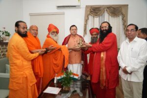 श्री-पुष्कर-सिंह-धामी-से-साधु-संतों-के-प्रतिनिधिमंडल-ने.jpeg