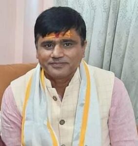 सैनी-ने-मुख्यमंत्री-धामी-जिलाधिकारी-मयूर-दीक्षित-एसएसपी-और.jpeg