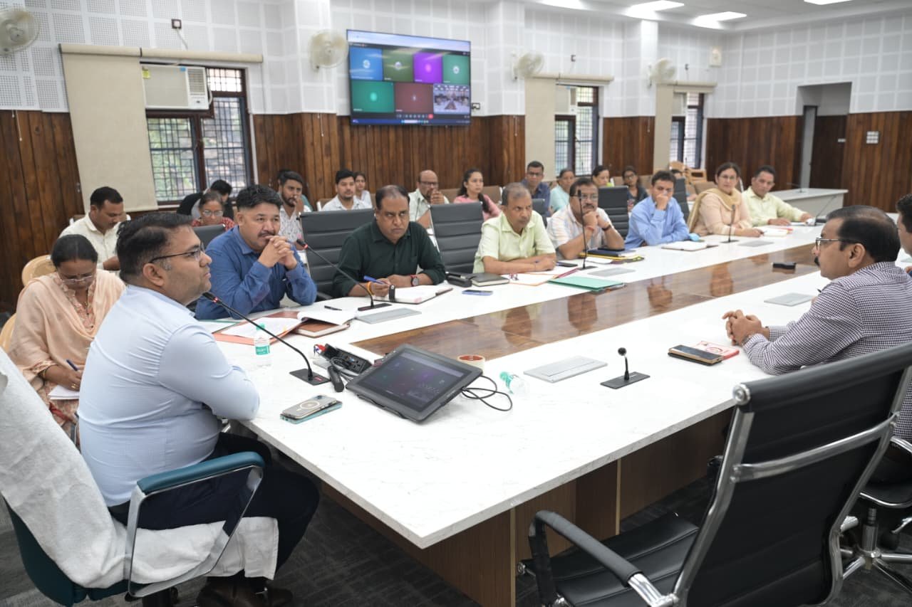 स्वतंत्रता दिवस की तैयारियों को लेकर जिलाधिकारी ने ली बैठक, अधिकारियों को दिए आवश्यक निर्देश 2 दिवस की तैयारियों को लेकर जिलाधिकारी ने ली बैठक