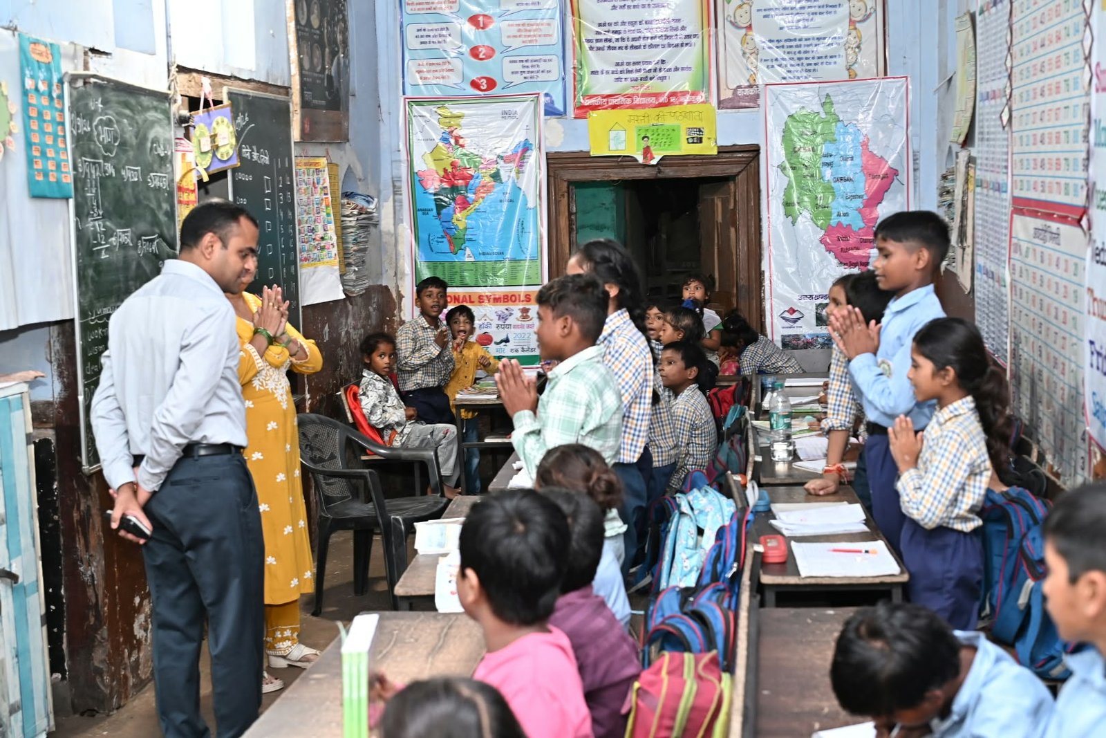 1788346499 167 जिलाधिकारी ने राजकीय प्राथमिक विद्यालय नं 3 ज्वालापुर एवं राजकीय