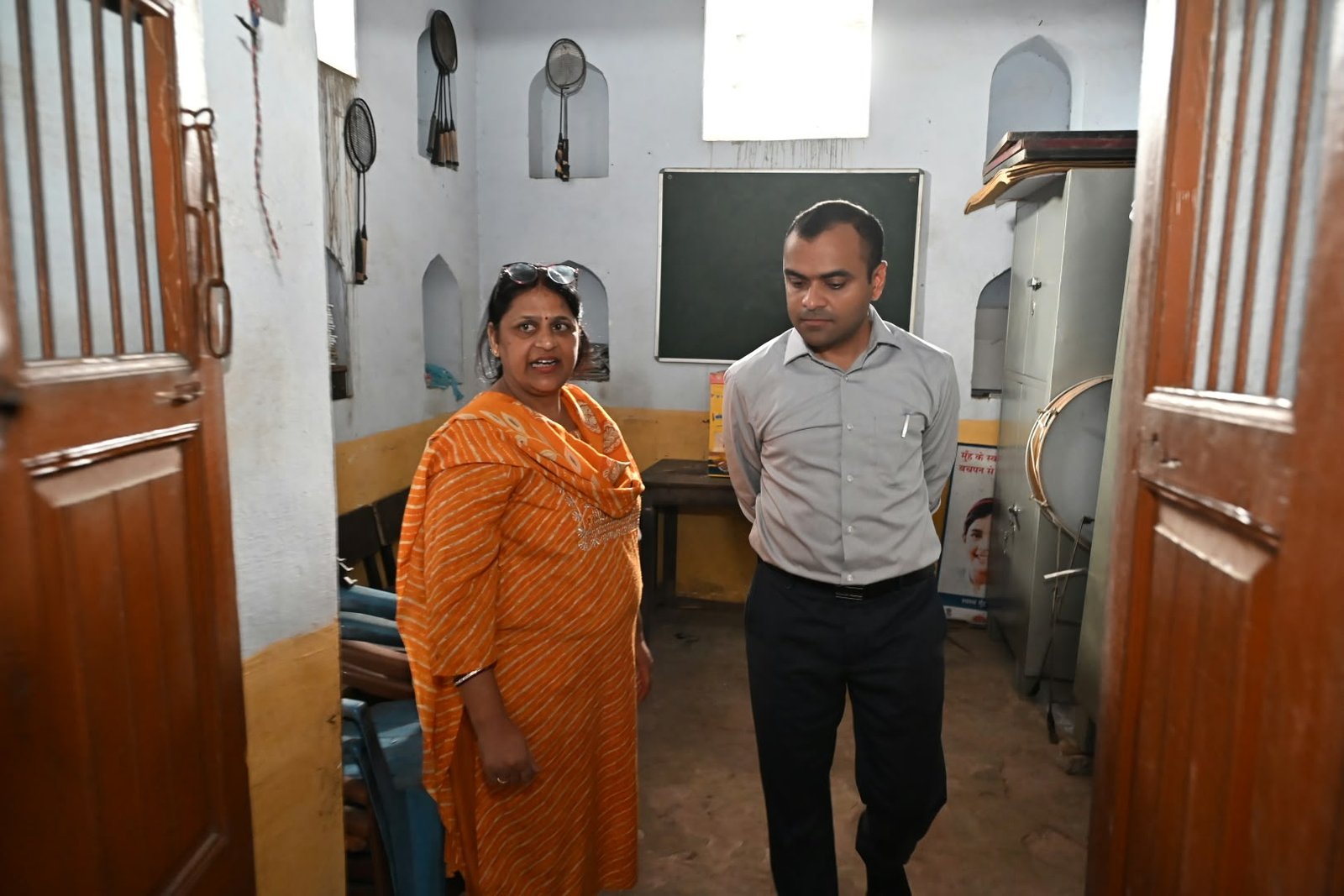 1788346499 346 जिलाधिकारी ने राजकीय प्राथमिक विद्यालय नं 3 ज्वालापुर एवं राजकीय