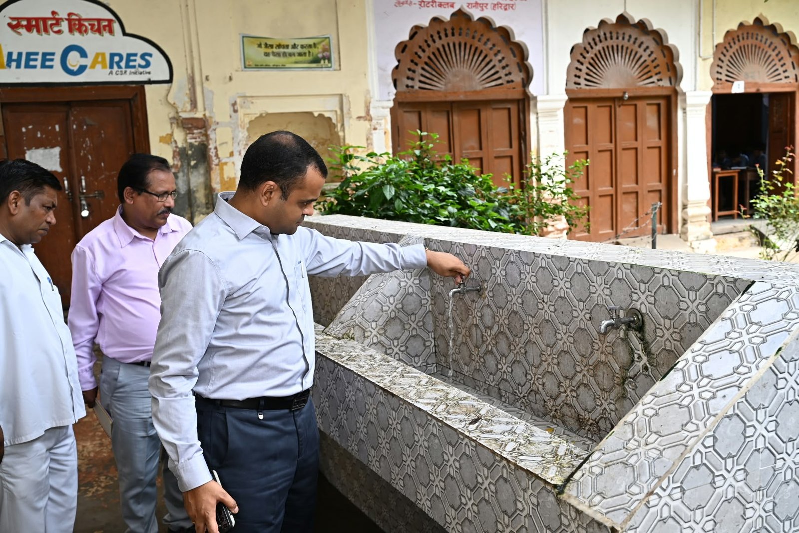 1788346499 645 जिलाधिकारी ने राजकीय प्राथमिक विद्यालय नं 3 ज्वालापुर एवं राजकीय