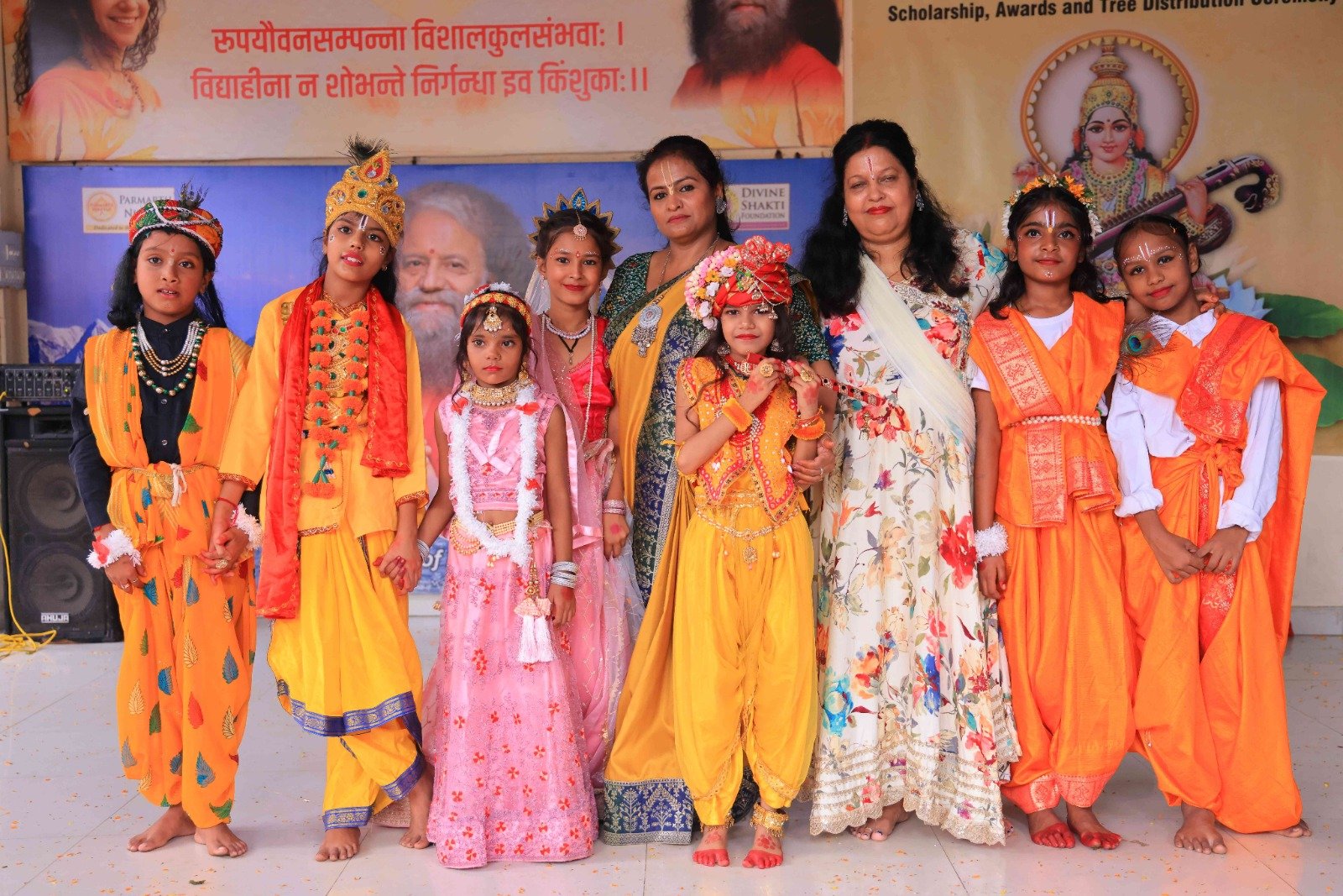 परमार्थ विद्या मन्दिर में मनायी जन्माष्टमी 6 1788449691 785 परमार्थ विद्या मन्दिर में मनायी जन्माष्टमी