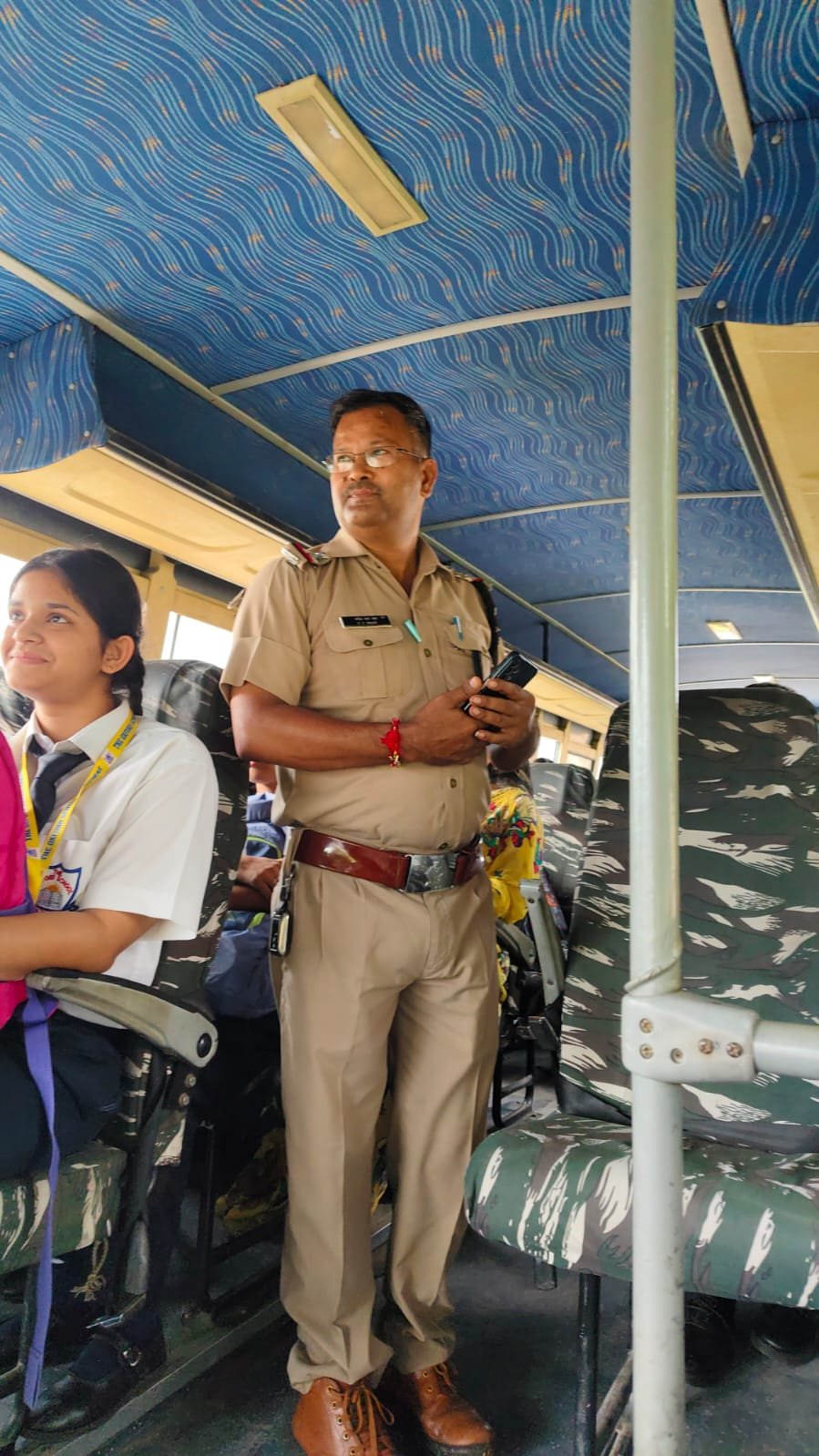 1788455258 112 स्कूलों की छुट्टी के समय हरिद्वार पुलिस का विशेष चेकिंग