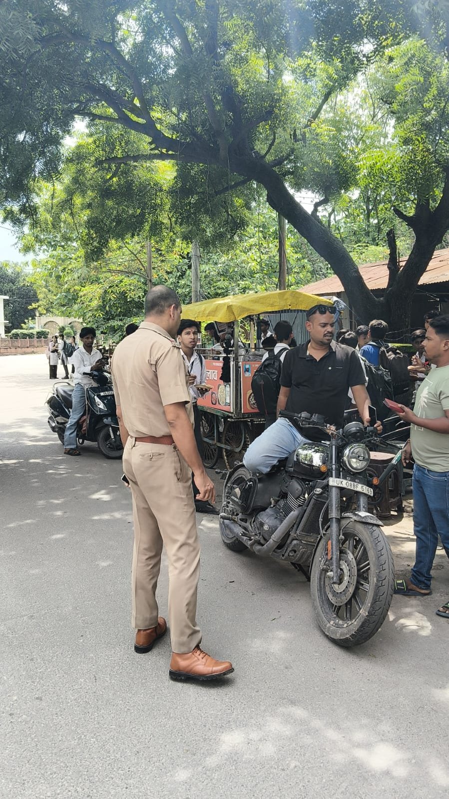 1788455258 270 स्कूलों की छुट्टी के समय हरिद्वार पुलिस का विशेष चेकिंग
