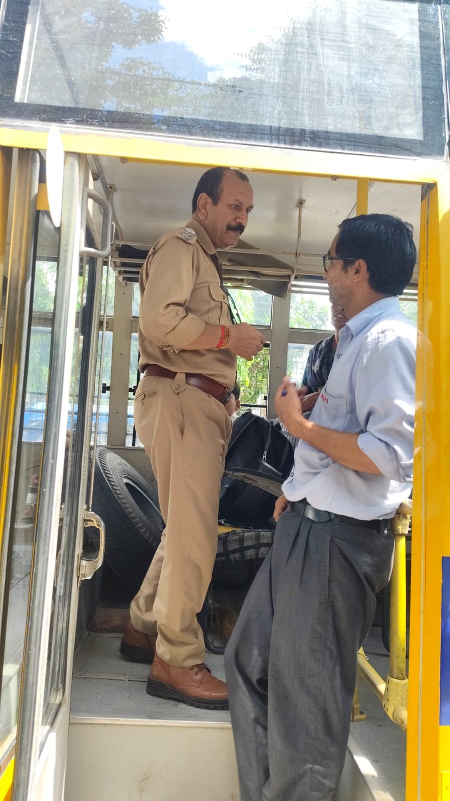 1788455258 582 स्कूलों की छुट्टी के समय हरिद्वार पुलिस का विशेष चेकिंग