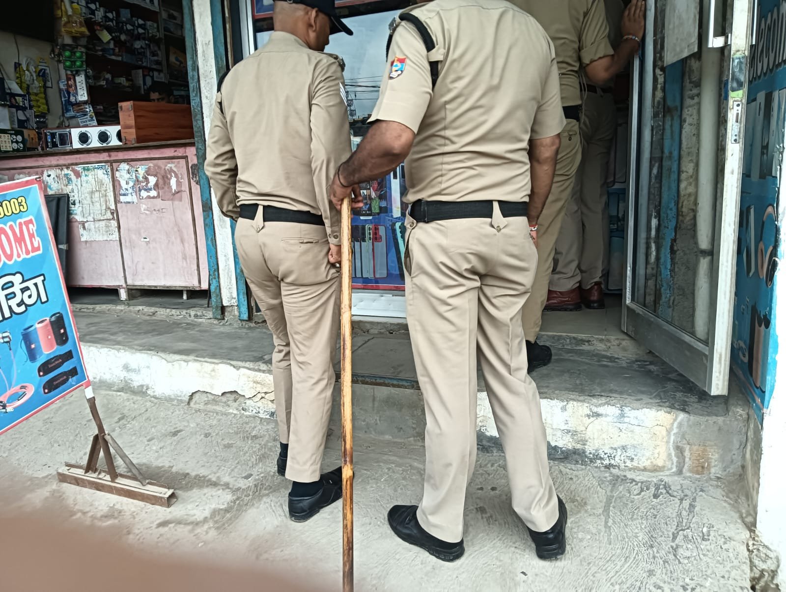 1788455804 305 आपराधिक तत्वों के पेंच कसने के लिए एसएसपी नवनीत सिंह