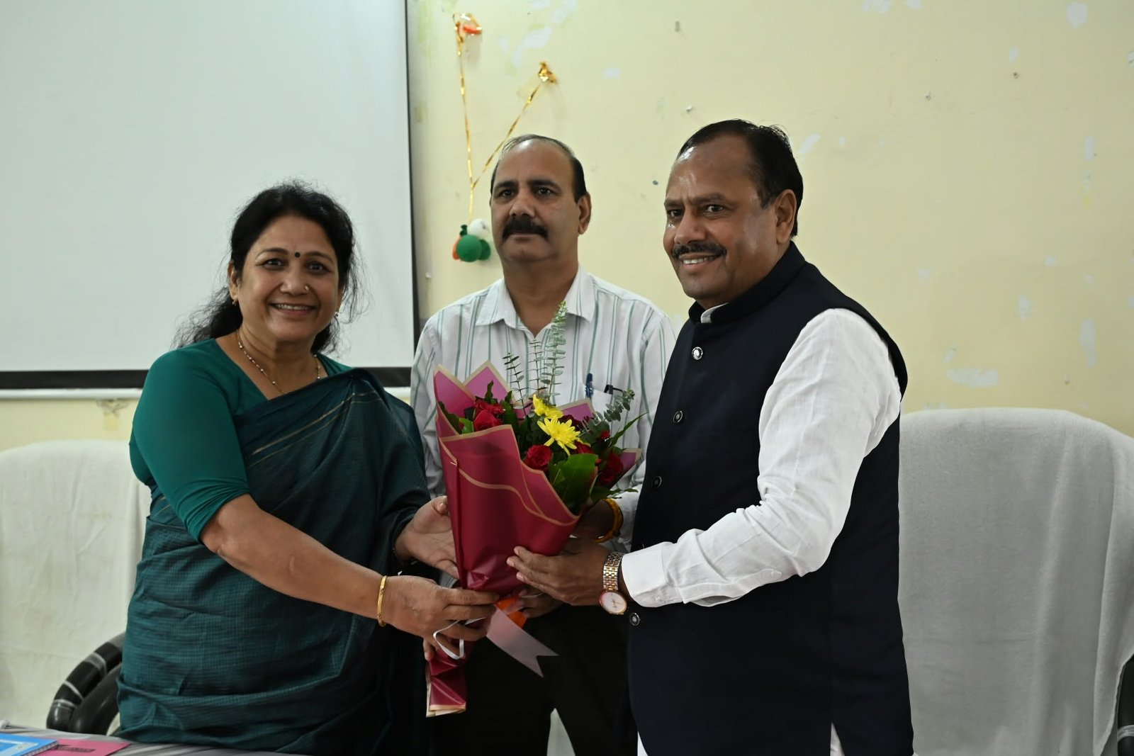 1788692610 900 लक्सर में आपदा प्रबंधन समीक्षा बैठक सम्पन्न उपाध्यक्ष विनय रुहेला