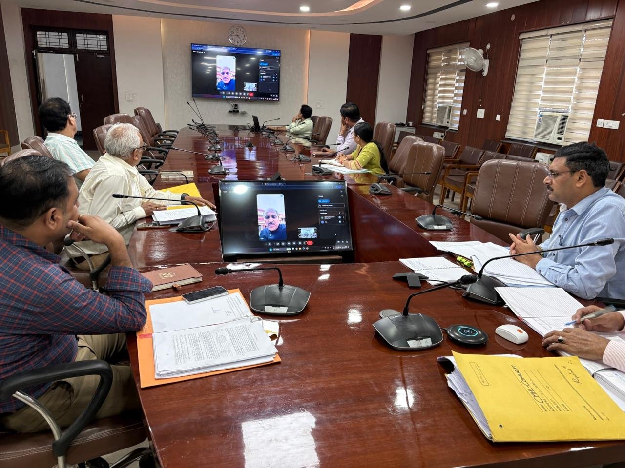 1788934207 870 जनपद के सभी सार्वजनिक शौचालयों की व्यवस्था सुधारने के लिए