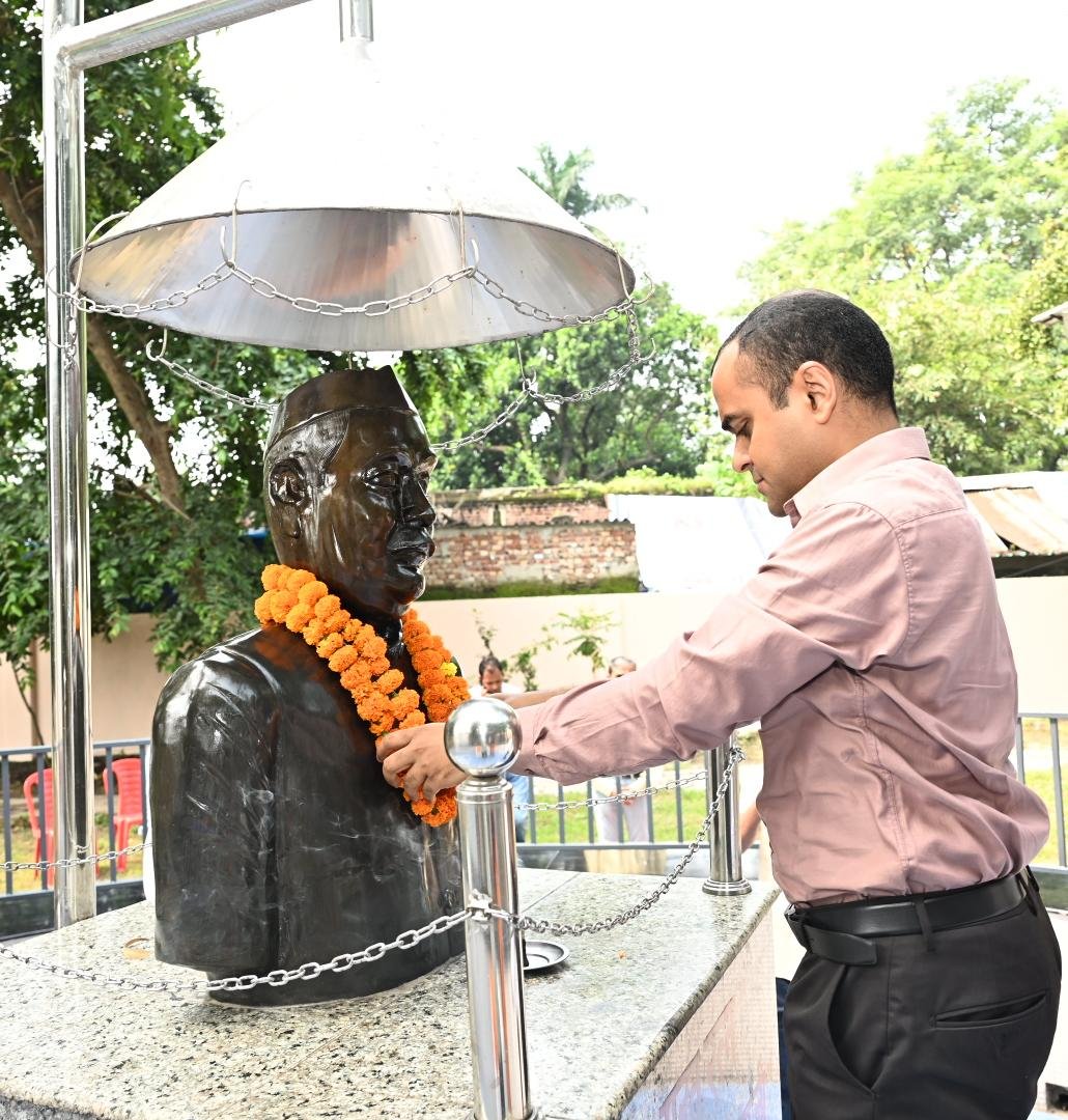 1789032625 477 पंडित गोविंद बल्लभ पंत की 139वीं जयंती पर जिलाधिकारी ने