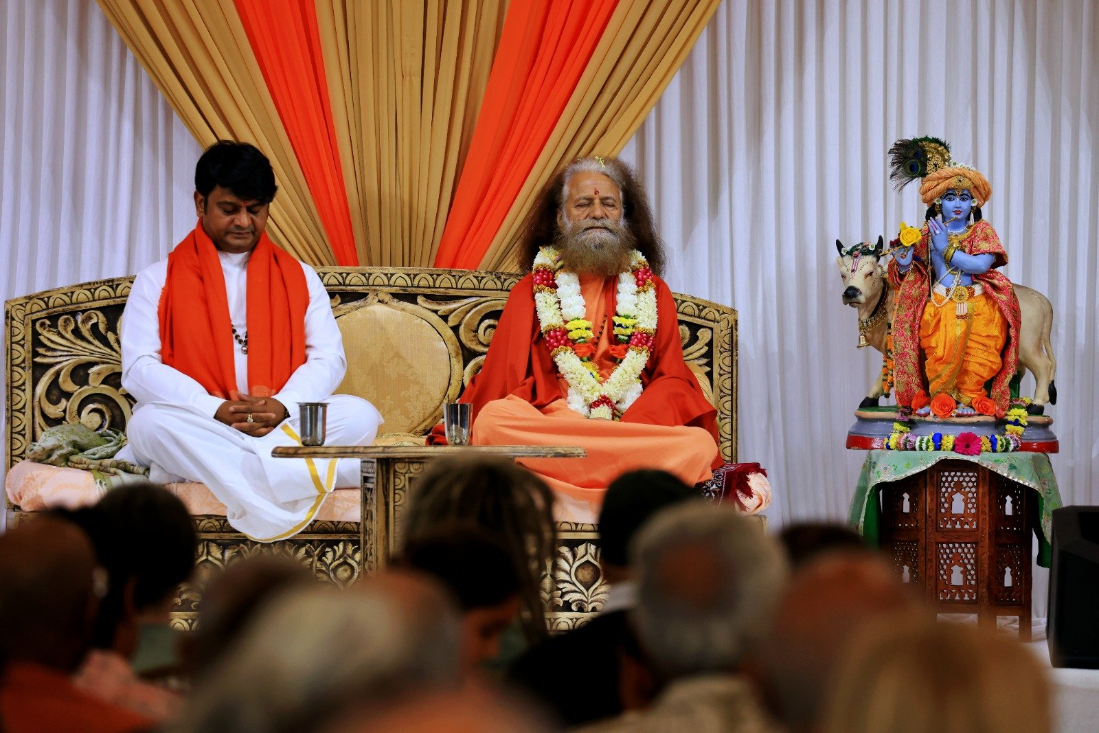 1789312065 255 लंदन से गूंजे एकत्व सेवा और आध्यात्मिकता का दिव्य संदेश