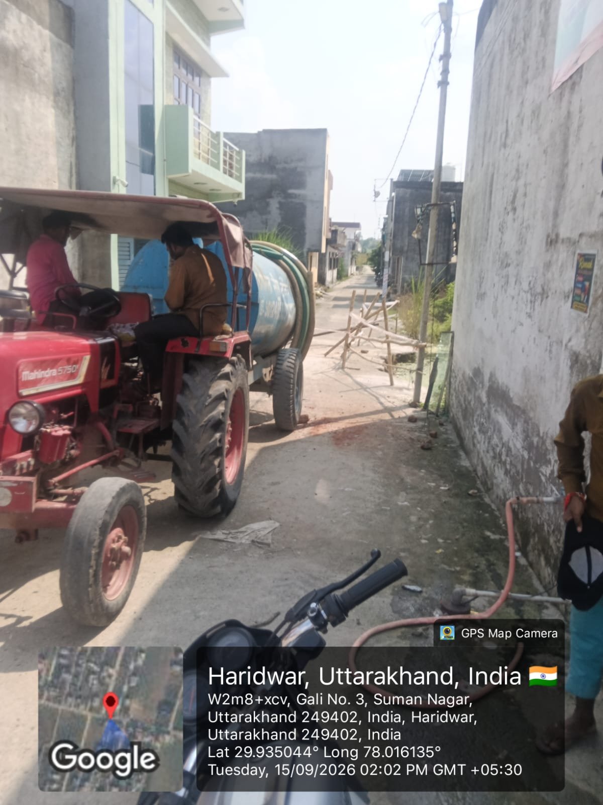जिलाधिकारी मयूर दीक्षित के निर्देशन में सुमन नगर में जलभराव की निकासी का कार्य युद्धस्तर पर जारी, जिला प्रशासन लगातार कर रहा निगरानी 3 1789483506 795 जिलाधिकारी मयूर दीक्षित के निर्देशन में सुमन नगर में जलभराव