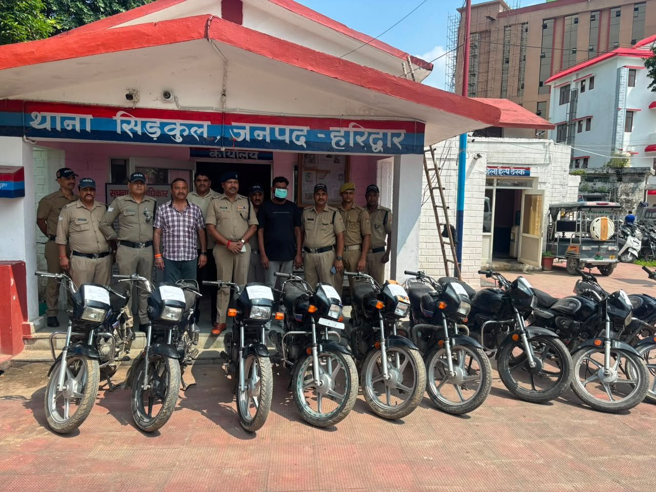 एसएसपी नवनीत सिंह की अगुवाई में आपराधिक तत्वों के लिए बुरा सपना साबित होती हरिद्वार पुलिस 3 1789516598 364 एसएसपी नवनीत सिंह की अगुवाई में आपराधिक तत्वों के लिए