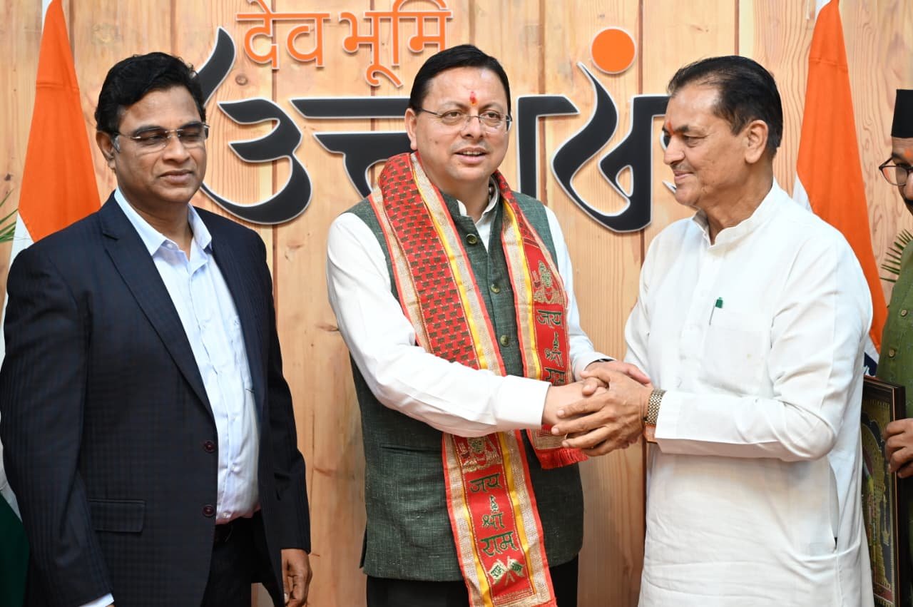 मुख्यमंत्री श्री पुष्कर सिंह धामी के जन्मदिवस पर मुख्यमंत्री आवास में उमड़ा आत्मीयता का माहौल, मंत्रीगण, अधिकारी-कर्मचारी और जनप्रतिनिधियों ने दी शुभकामनाएं 5 1789573818 238 मुख्यमंत्री श्री पुष्कर सिंह धामी के जन्मदिवस पर मुख्यमंत्री आवास