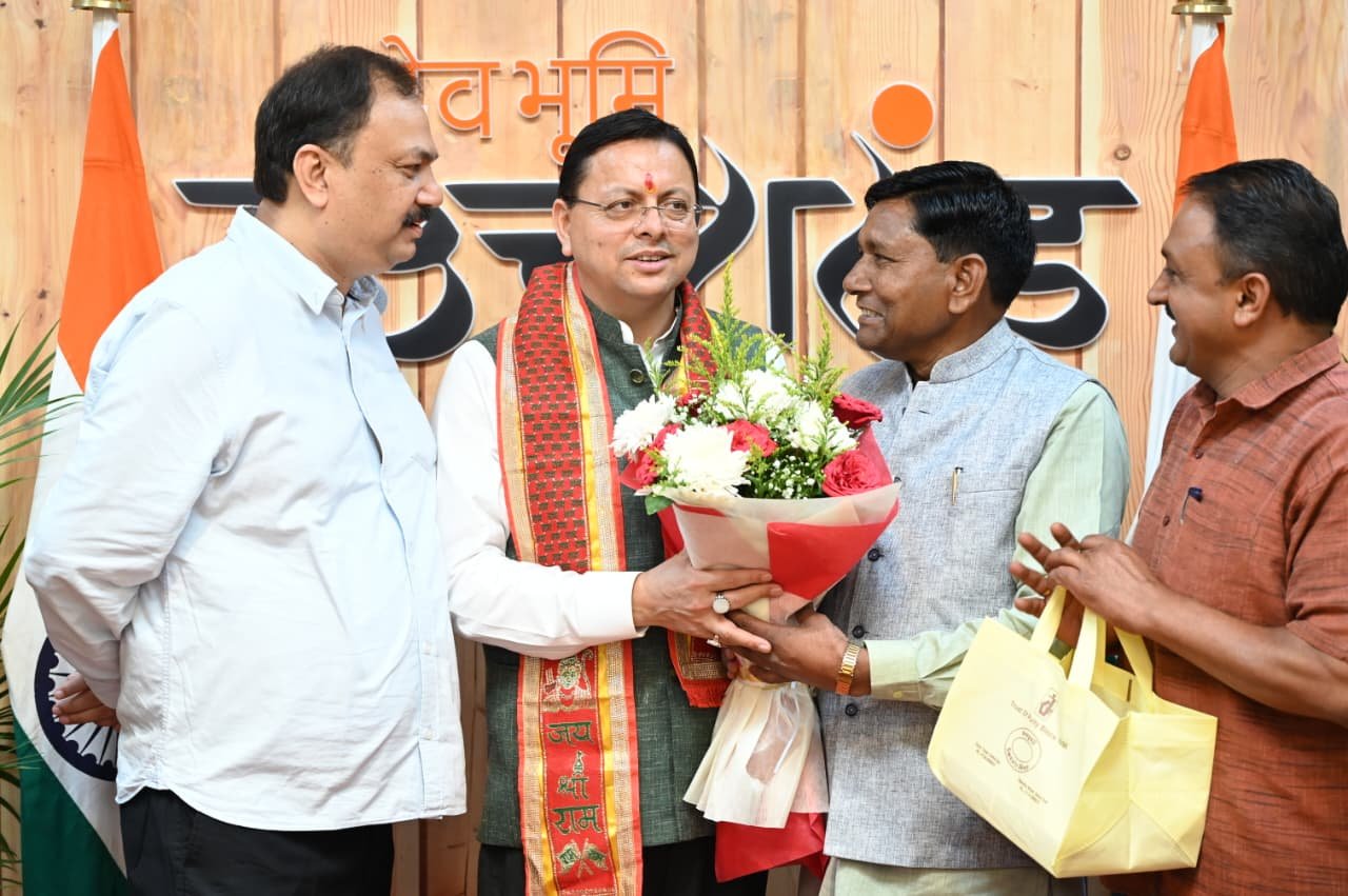 1789574163 262 क्यूआर कोड स्कैन कर मुख्यमंत्री के जन्मदिवस से जुड़ी तस्वीरें
